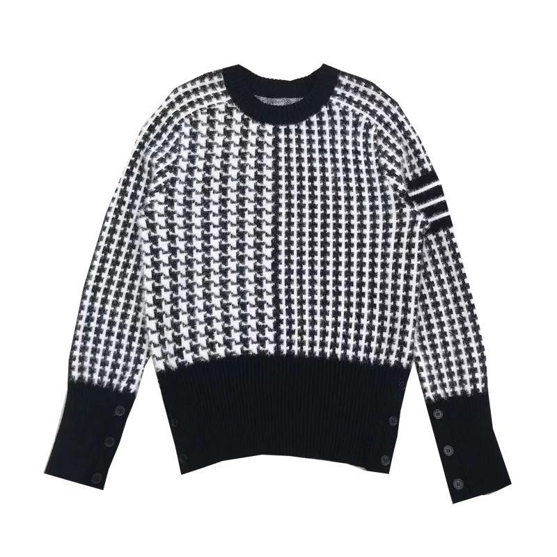 Autumn / winter 2021 new black and white check round neck four bar loose sweater women' long sleeve Pullover Sweater, Sky blue
Autumn / winter 2021 new black and white check round neck four bar loose sweater women' long sleeve Pullover Sweater, Sky blue