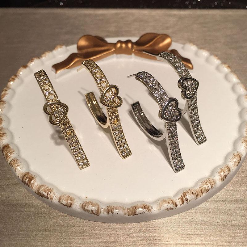 Trendy Punk Simple Heart Belt Buckle Hoop Earrings For Women Zircon Party Temperament Wedding Fashion Jwewlry Gifts Accessories
Trendy Punk Simple Heart Belt Buckle Hoop Earrings For Women Zircon Party Temperament Wedding Fashion Jwewlry Gifts Accessories