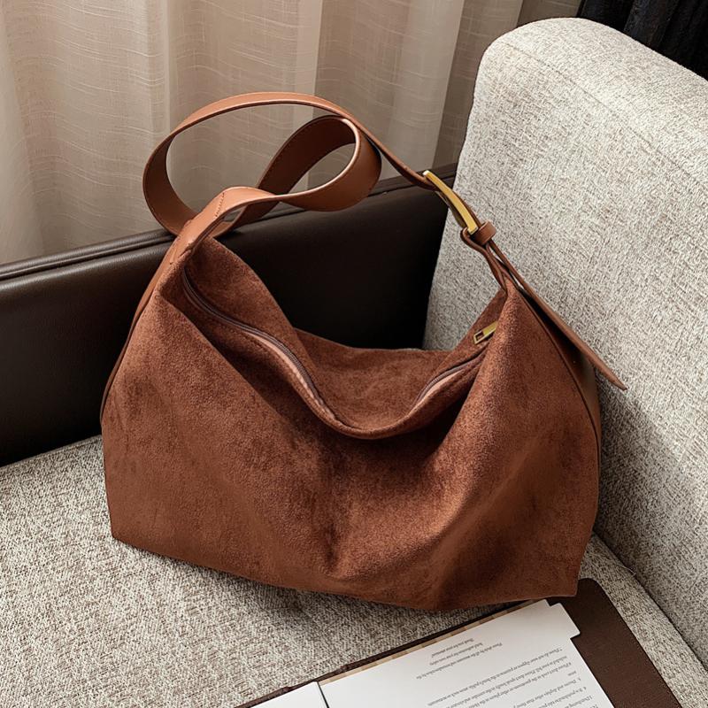 Matte Leather women shoulder bags Large Capacity 2021 Tend Brand female Crossbody bags Travel big Handbag Casual Hobos Solid, Black
Matte Leather women shoulder bags Large Capacity 2021 Tend Brand female Crossbody bags Travel big Handbag Casual Hobos Solid, Black