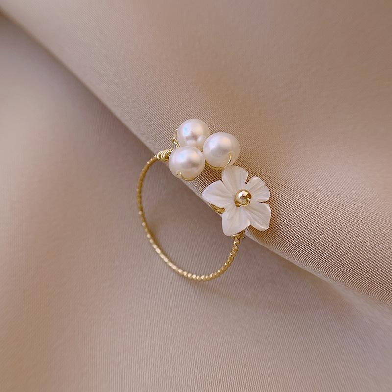 Cluster Rings 2022 Arrival Trendy Sweet Fresh Water Shell Flower For Women Students Elegant Fashion Simulated Pearl Jewelry
Cluster Rings 2022 Arrival Trendy Sweet Fresh Water Shell Flower For Women Students Elegant Fashion Simulated Pearl Jewelry