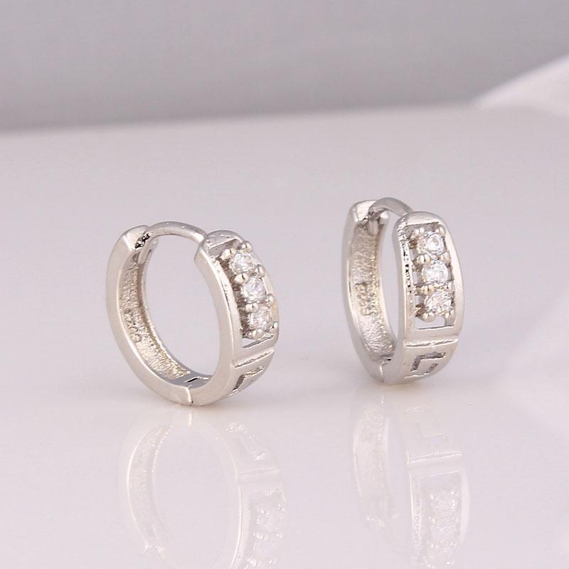 2020 fashion Silver Color hoop earring with zircon paved fashion hoop earring latest women jewelry Distribution
2020 fashion Silver Color hoop earring with zircon paved fashion hoop earring latest women jewelry Distribution