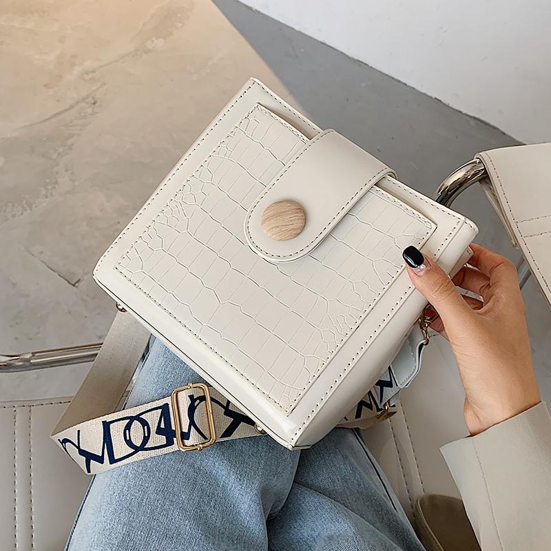 2021 Wide Shoulder Strap PU Leather Crossbody Bags 2021 Simple Solid Color Shoulder Handbags Female Travel Cross Body Bag, Black
2021 Wide Shoulder Strap PU Leather Crossbody Bags 2021 Simple Solid Color Shoulder Handbags Female Travel Cross Body Bag, Black