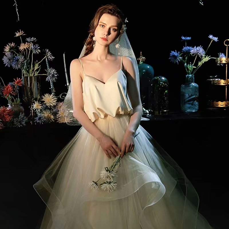 2021 New Dress Wedding Party Spaghetti Belts Decont v Tule Wardrobe Layers Robe Train From Soil Bride to Be 1087 Z3GB, Same as the photos
2021 New Dress Wedding Party Spaghetti Belts Decont v Tule Wardrobe Layers Robe Train From Soil Bride to Be 1087 Z3GB, Same as the photos