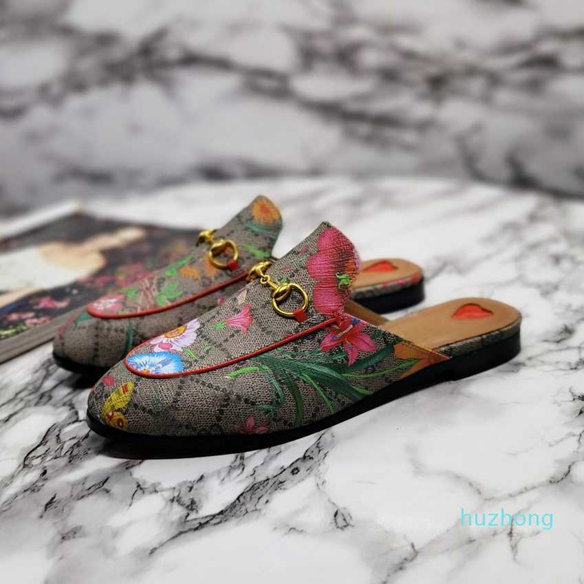 2021 Leather men slippers soft cowhide Lazy women shoes Metal buckle beach slippers Mules Princetown Classic lady slippers with box, 16 
2021 Leather men slippers soft cowhide Lazy women shoes Metal buckle beach slippers Mules Princetown Classic lady slippers with box, 16