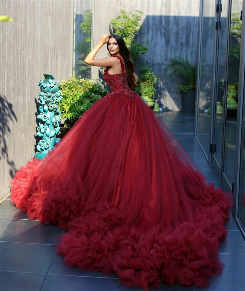 Red Puffy Prom Dresses Spaghetti Appliqued Lace Beads Ruffles Tulle Chic Evening Dresses Sweep Train Custom Made Muslim Formal Party Gowns