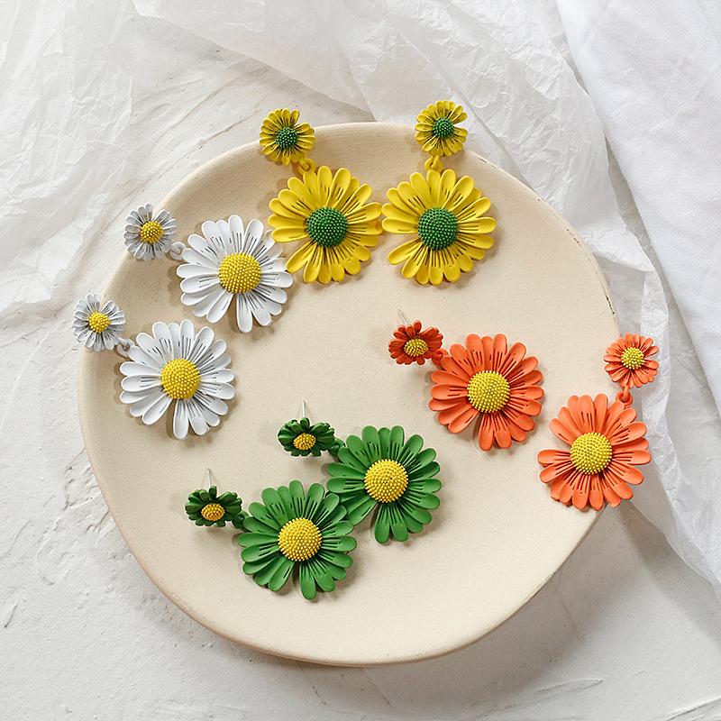 AMORCOME Multicolor Acrylic Cute Daisy Flower Drop Earrings for Women Ethnic Double Floral Earring Korean Fashion Jewelry Brinco
AMORCOME Multicolor Acrylic Cute Daisy Flower Drop Earrings for Women Ethnic Double Floral Earring Korean Fashion Jewelry Brinco