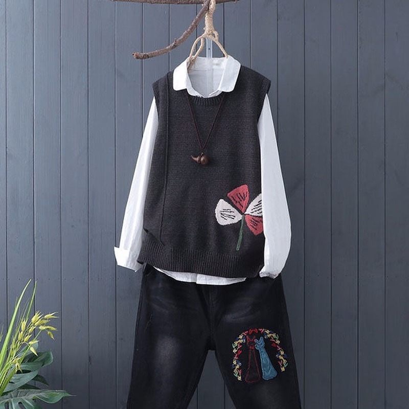 Literature and Art Fan Knitted Sweater Vest Female Sleeveless Embroidery Lazy Maple Bottoming Sweater Vest Women Pullover Spring 201221