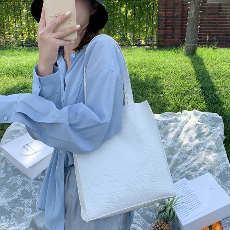 Creative Design Portable PU Leather Shoulder Bag Classic Texture Chic Women Portable Large Capacity Shopping Handbag, White
Creative Design Portable PU Leather Shoulder Bag Classic Texture Chic Women Portable Large Capacity Shopping Handbag, White