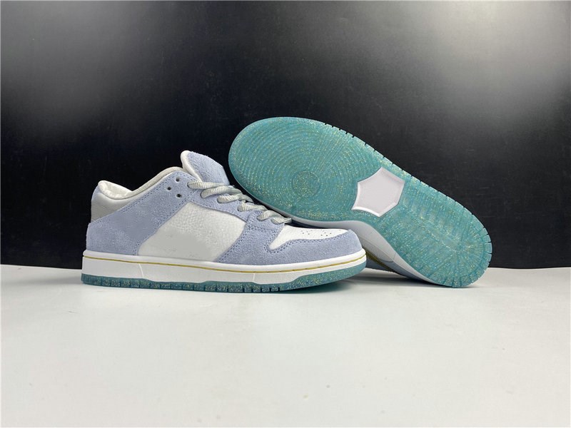 Special Edition Low Skateboard Designer Shoes White Psychic Blue Metallic Gold Fashion Sport Sneakers Good Quality Come With Box
Special Edition Low Skateboard Designer Shoes White Psychic Blue Metallic Gold Fashion Sport Sneakers Good Quality Come With Box