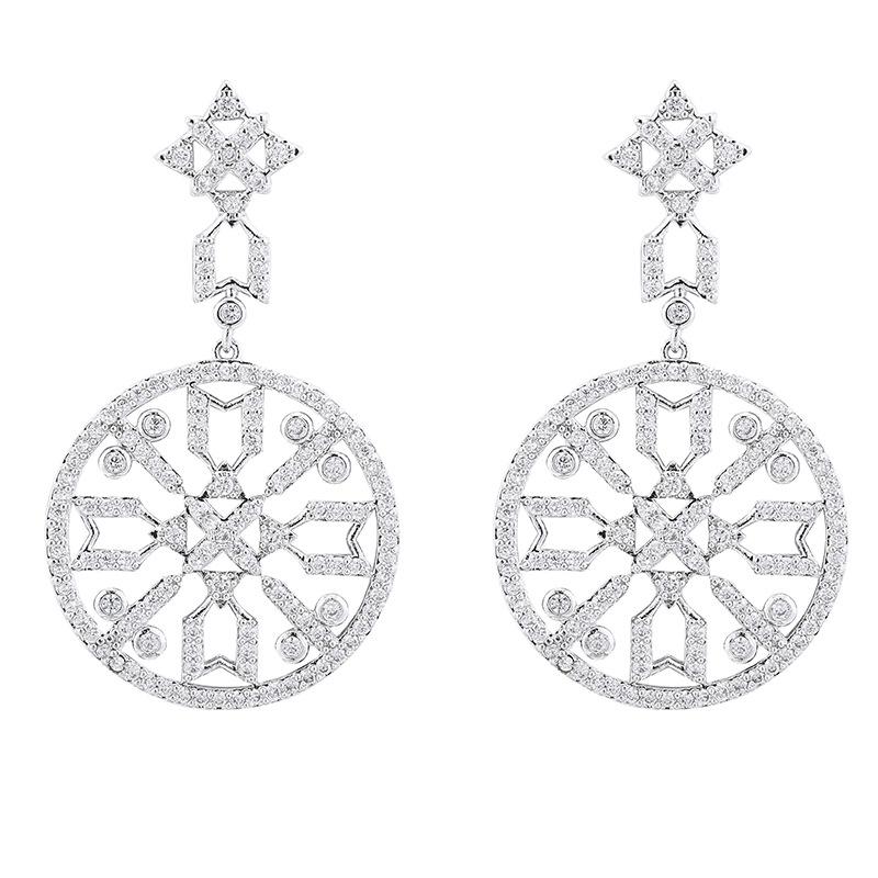 Hoop & Huggie European And American Exaggerated Copper Micro-inlaid Zircon Earrings Ladies Sparkling Banquet Accessories Exquisite Hollow Ea
Hoop & Huggie European And American Exaggerated Copper Micro-inlaid Zircon Earrings Ladies Sparkling Banquet Accessories Exquisite Hollow Ea