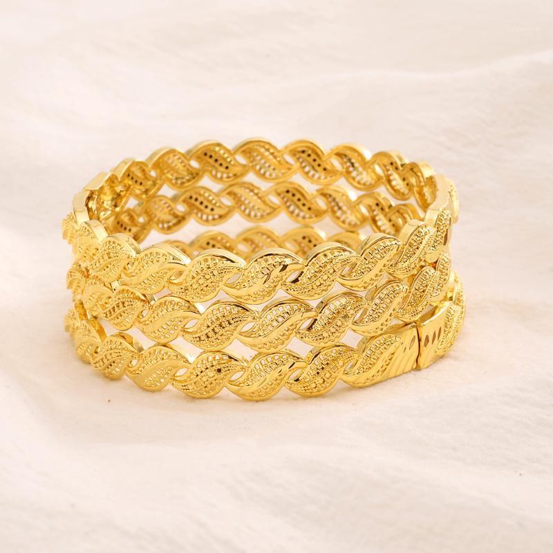 Dubai Gold Bangles for Women Gold Dubai Bride Wedding Bracelet Africa Arab Jewelry Charm kids Bracelet gifts1
Dubai Gold Bangles for Women Gold Dubai Bride Wedding Bracelet Africa Arab Jewelry Charm kids Bracelet gifts1