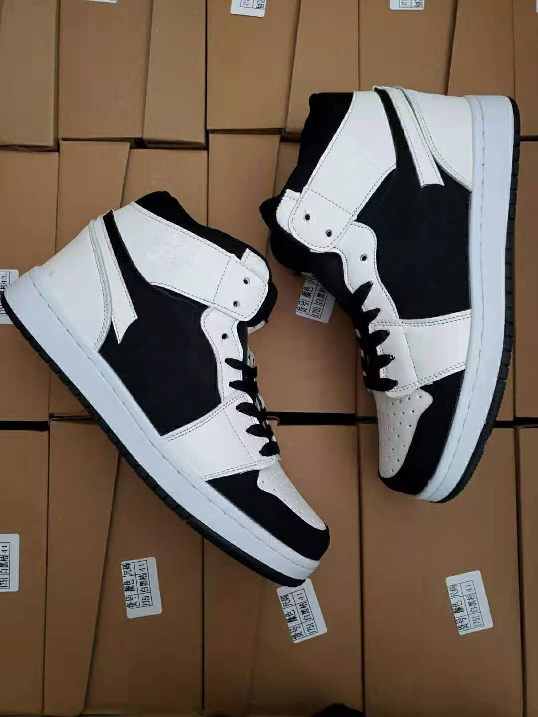 2021 Classic High Top Men Women Flat Shoes Fashion Comfortable Lace-Up Casual Sneakers Outdoor Wear-Resisting Skateboard Shoe
2021 Classic High Top Men Women Flat Shoes Fashion Comfortable Lace-Up Casual Sneakers Outdoor Wear-Resisting Skateboard Shoe