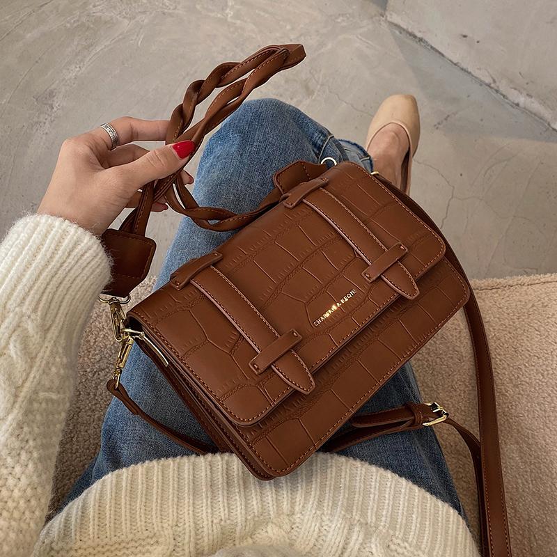 2021 Small PU Leather Crossbody Bag 2021 Classic Trend Messenger Shoulder Handbags and Purses Female Lady Luxury Hand Bag, Beige
2021 Small PU Leather Crossbody Bag 2021 Classic Trend Messenger Shoulder Handbags and Purses Female Lady Luxury Hand Bag, Beige