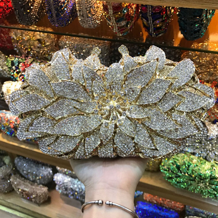 green/gold/silver/blue Women Crystal Hollow Out day Clutches Floral wallet Wedding Hand Bags Diamond Hard Evening dress purse Q1113, Color same picture
green/gold/silver/blue Women Crystal Hollow Out day Clutches Floral wallet Wedding Hand Bags Diamond Hard Evening dress purse Q1113, Color same picture