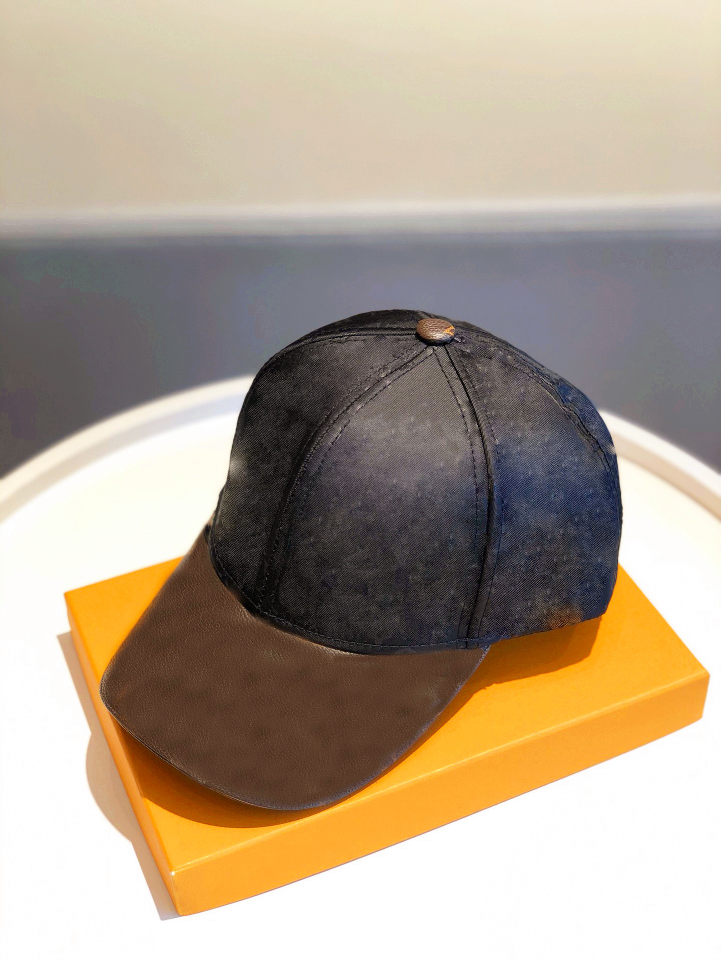 Designers Baseball Caps Hats Mens Bucket Hat Cap Beanie For Women Casquette Bonnet Highly Quality Mütze Fashion Street Gorra 21012604DQ, Blue;gray
Designers Baseball Caps Hats Mens Bucket Hat Cap Beanie For Women Casquette Bonnet Highly Quality Mütze Fashion Street Gorra 21012604DQ, Blue;gray