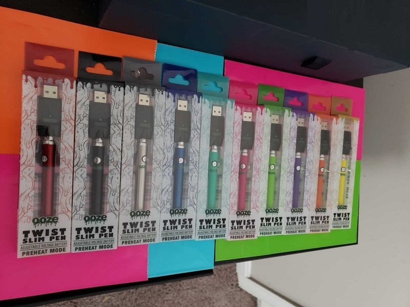 O0ZE Twist Slim Pen 320mah Preheat Variable Voltage battery With USB Charger 10 Colors For 510 thread thick oil Vape cartridge DHL
O0ZE Twist Slim Pen 320mah Preheat Variable Voltage battery With USB Charger 10 Colors For 510 thread thick oil Vape cartridge DHL