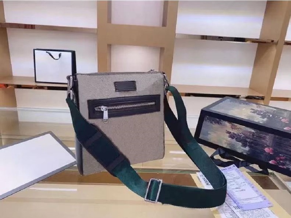 Classic Graffiti shopping bag envelope handle Luxury Shoulder bags Cross Body Designer Women Fashion Totes Handbag with Bow Diamond Lattice, Brown
Classic Graffiti shopping bag envelope handle Luxury Shoulder bags Cross Body Designer Women Fashion Totes Handbag with Bow Diamond Lattice, Brown