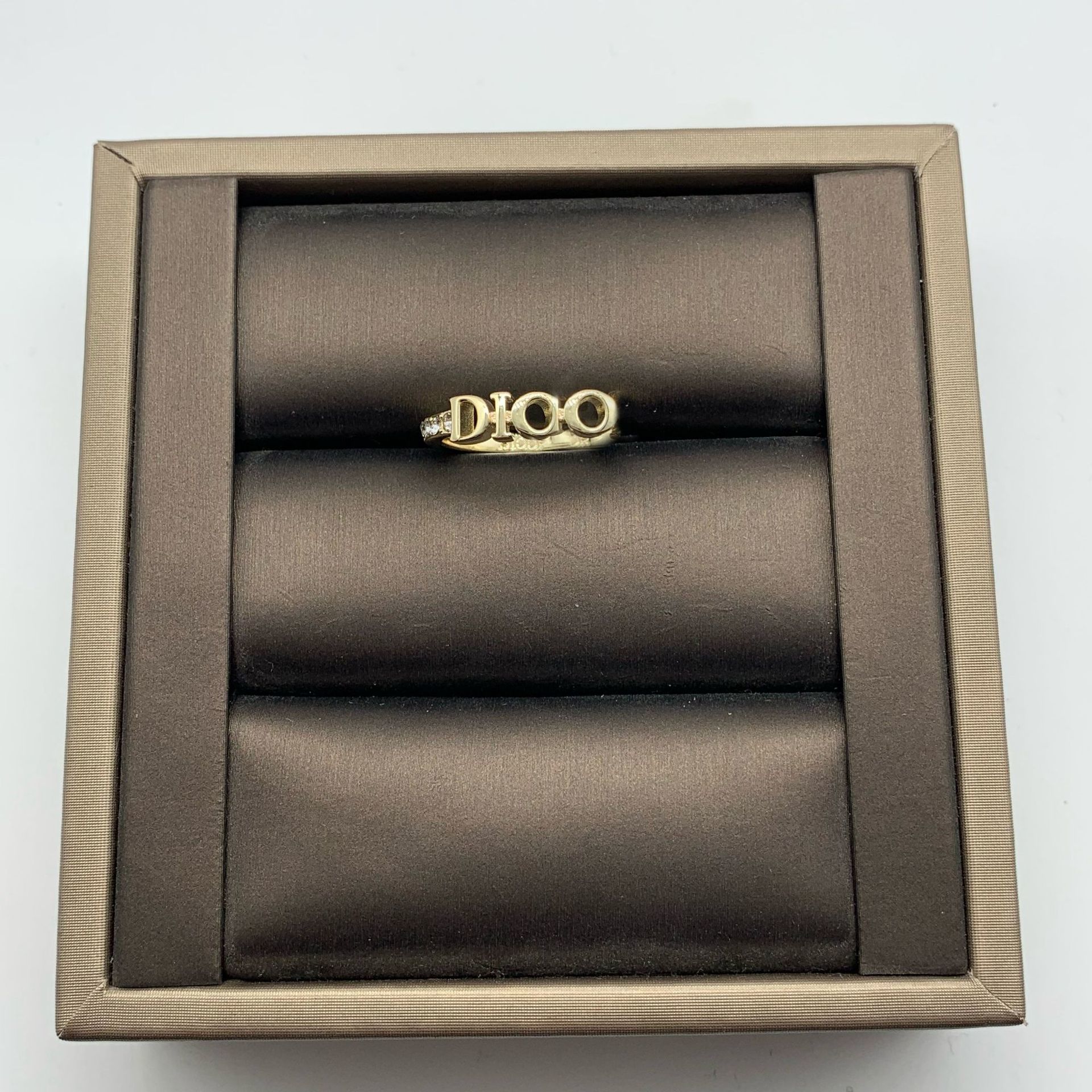 D home / di home new letters inlaid with diamond net red the same small fragrance temperament fashion trend ring female, Silver 
D home / di home new letters inlaid with diamond net red the same small fragrance temperament fashion trend ring female, Silver