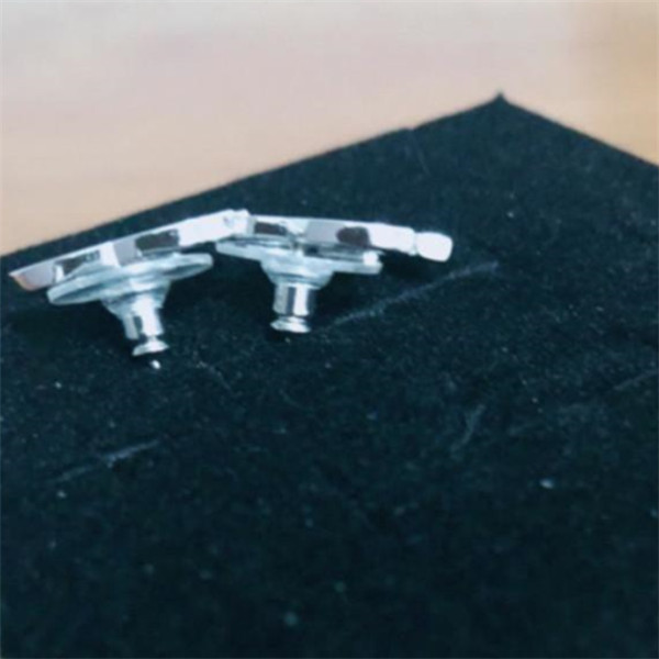 Fashion Designer Earrings for Women Jewelry with Shining Crystal CZ Diamond Letter Style Earrings with Blue Bow Gift Box z784
Fashion Designer Earrings for Women Jewelry with Shining Crystal CZ Diamond Letter Style Earrings with Blue Bow Gift Box z784