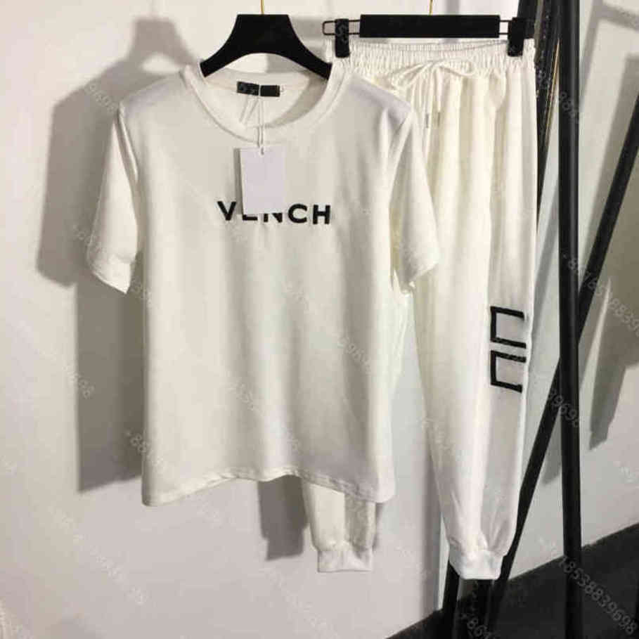 Women Tracksuits Two Pieces Sets cotton t-shirt casual straight pants letter logo high-end brand women Apparel summer female clothing solid color pullover
Women Tracksuits Two Pieces Sets cotton t-shirt casual straight pants letter logo high-end brand women Apparel summer female clothing solid color pullover