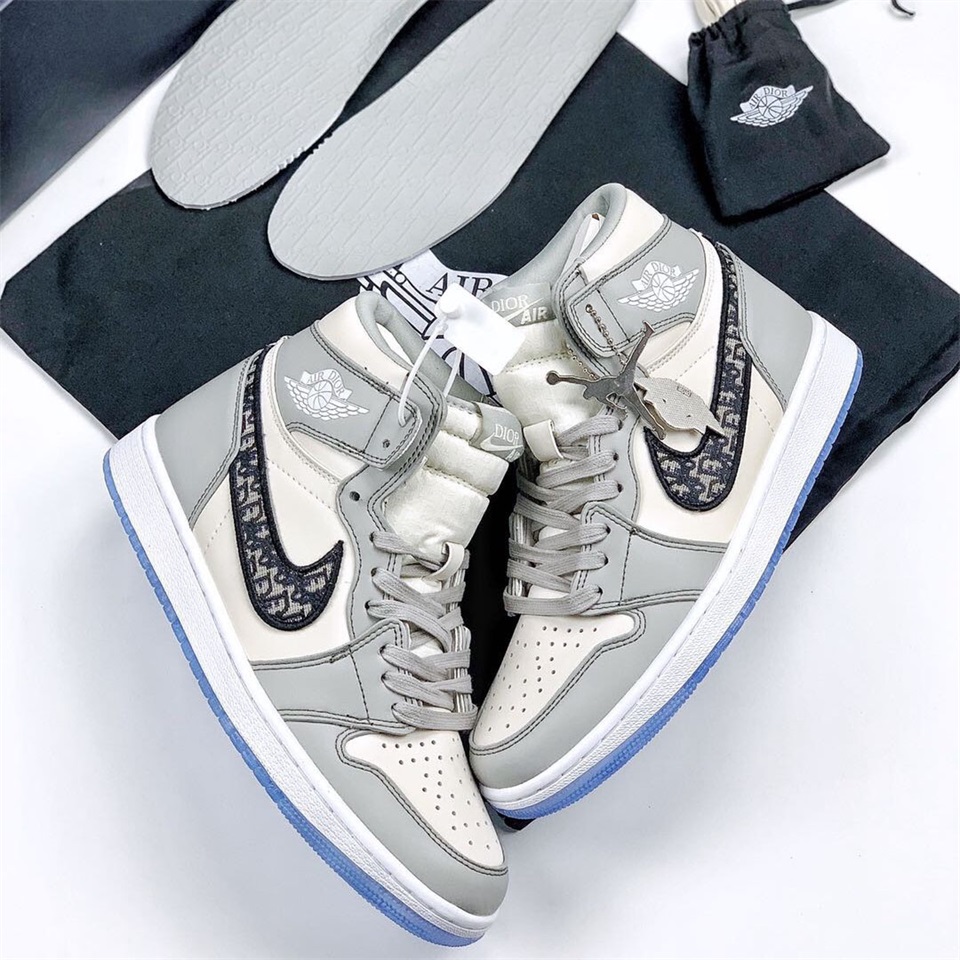 Dìòr s-A-J òblìque sneakers Racer R2T luxury designer fashion Hommes Femme ladies high and low top running shoes
Dìòr s-A-J òblìque sneakers Racer R2T luxury designer fashion Hommes Femme ladies high and low top running shoes