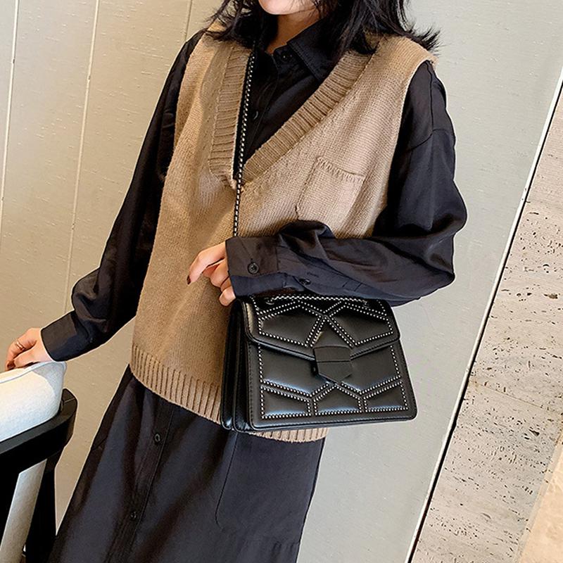 2021 New Fashion Wicker Chain Bag Simple Versatile Temperament Messenger Bag Korean Casual Personality Rivet Chain For Women, No origin boxs
2021 New Fashion Wicker Chain Bag Simple Versatile Temperament Messenger Bag Korean Casual Personality Rivet Chain For Women, No origin boxs