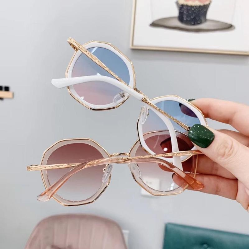 Kids Fashion Irregular Sunglasses Boys Girls Baby Eyewear Children Shades Luxury Sun Glasses1
Kids Fashion Irregular Sunglasses Boys Girls Baby Eyewear Children Shades Luxury Sun Glasses1