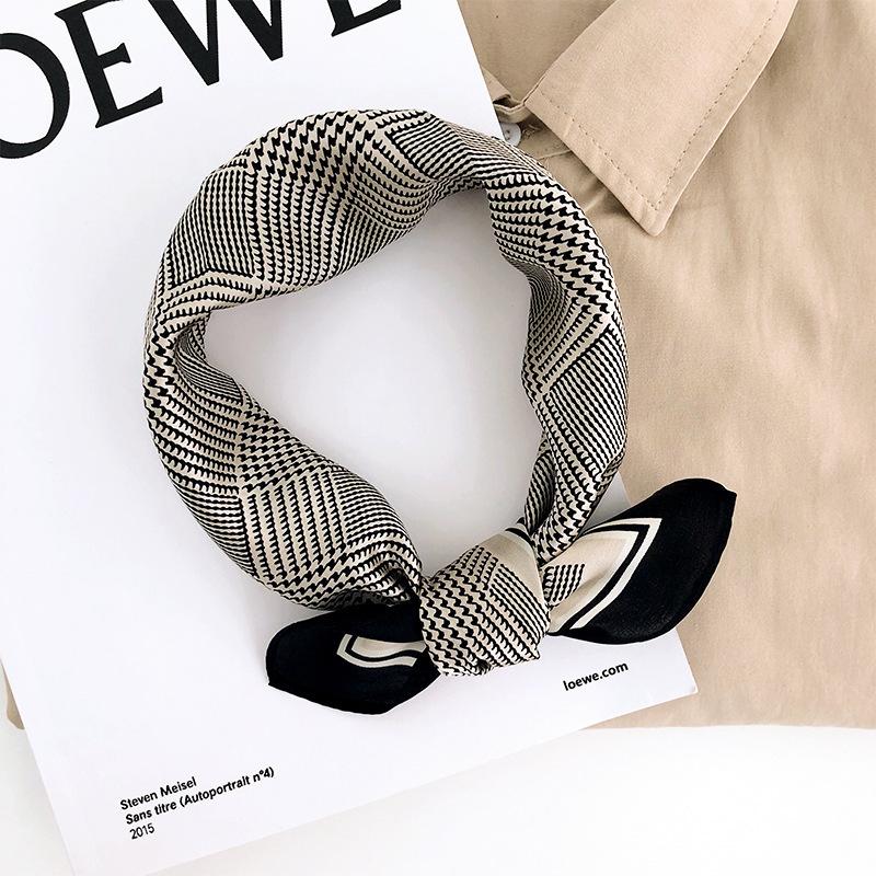 New 100% Pure Silk Scarf 2020 Women Foulard Square Small Headband Hot Fashion Print Neckerchief Scarves Bandana Hijab
New 100% Pure Silk Scarf 2020 Women Foulard Square Small Headband Hot Fashion Print Neckerchief Scarves Bandana Hijab