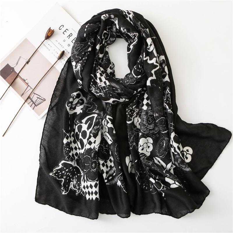 Luxury Autumn ethnic style Print silk Scarves 2021 winter quality Cotton and Linen Scarf lady new beach Sunscreen black Shawls
Luxury Autumn ethnic style Print silk Scarves 2021 winter quality Cotton and Linen Scarf lady new beach Sunscreen black Shawls