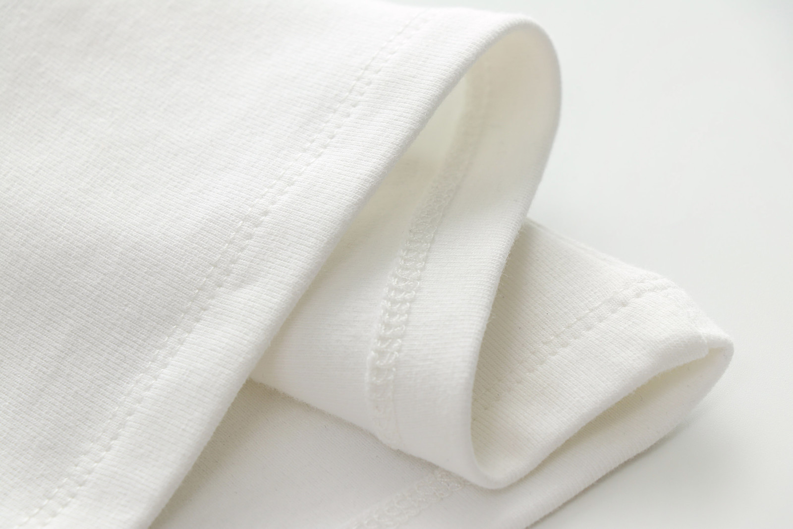 New Autumn Winter Women Letter Print T-shirt Casual Long Sleeve Newspaper Graphic Bottoming Female Warm Fleece Tops T07839B 201028