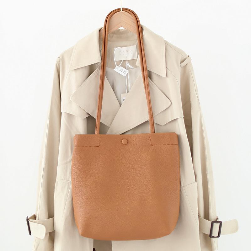 Tote Bag For Women Casual Shoulder Bag Designer PU Leather Handbags Woman Shoulder Bags Female Shopping Bucket Bags, Beige
Tote Bag For Women Casual Shoulder Bag Designer PU Leather Handbags Woman Shoulder Bags Female Shopping Bucket Bags, Beige