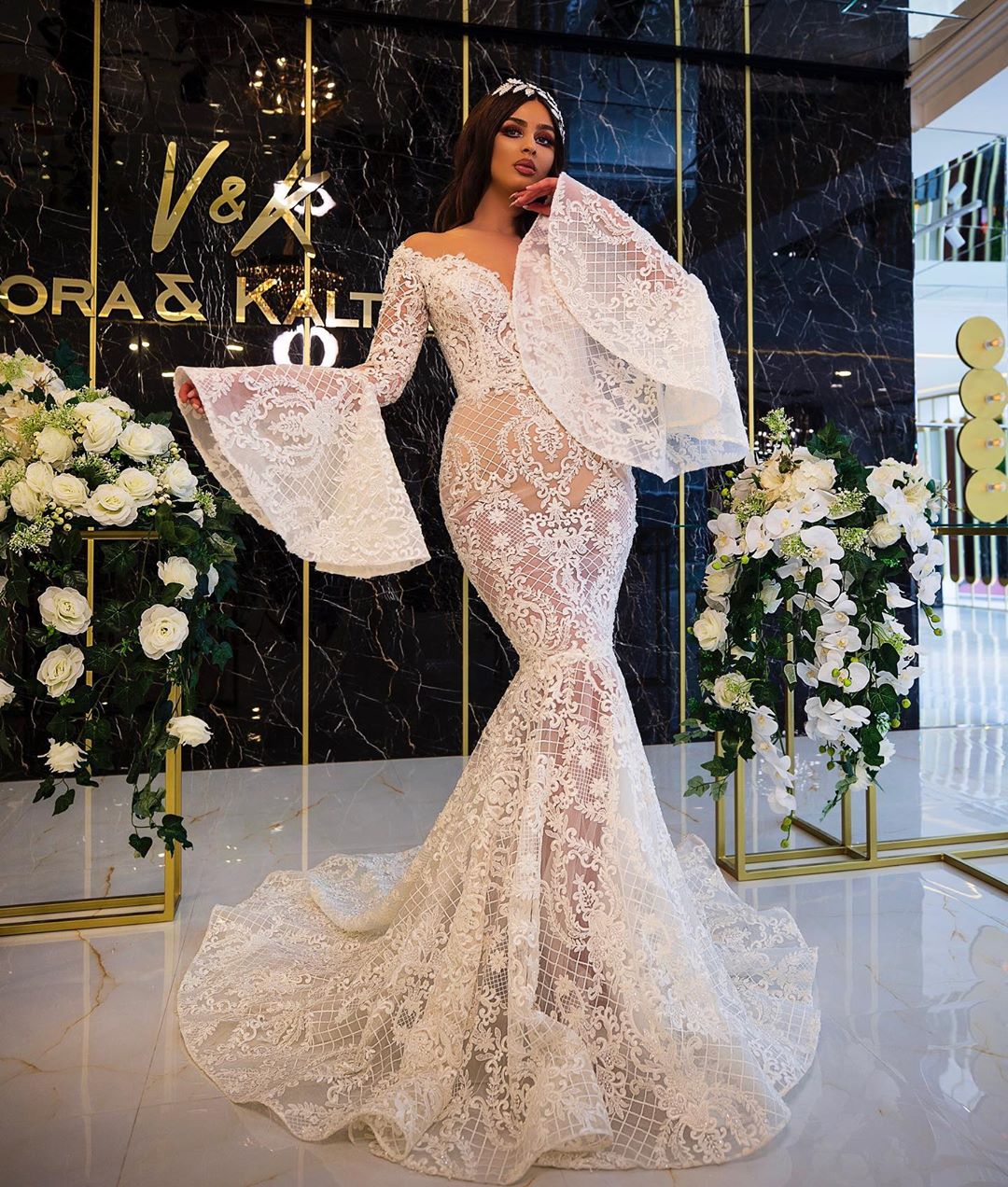 Beaded Flawless Lace Mermaid Wedding Dresses Sheer Plunging Neck Trumpet Long Sleeves Bridal Gowns Sweep Train Robe De Mari E