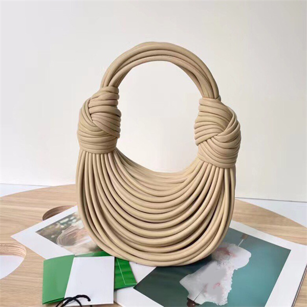 Classic Underarm Bags designer Luxurys Spring Leather Woven Knotted Single Shoulder Armpit Women's Fashion FVSH, Dust bag
Classic Underarm Bags designer Luxurys Spring Leather Woven Knotted Single Shoulder Armpit Women's Fashion FVSH, Dust bag