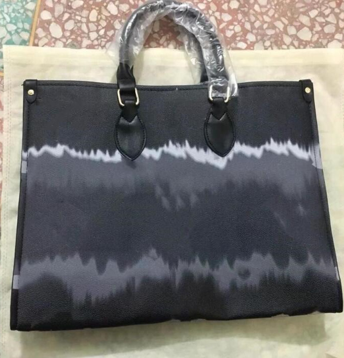 YQ 2022 High Quality luxury bag woman Designers ONTHEGO GM Shopper bag handbags Ladies Chain Shoulder PU Leather Evening Bags wallet Women's cosmetic luxurybag, Pink
YQ 2022 High Quality luxury bag woman Designers ONTHEGO GM Shopper bag handbags Ladies Chain Shoulder PU Leather Evening Bags wallet Women's cosmetic luxurybag, Pink