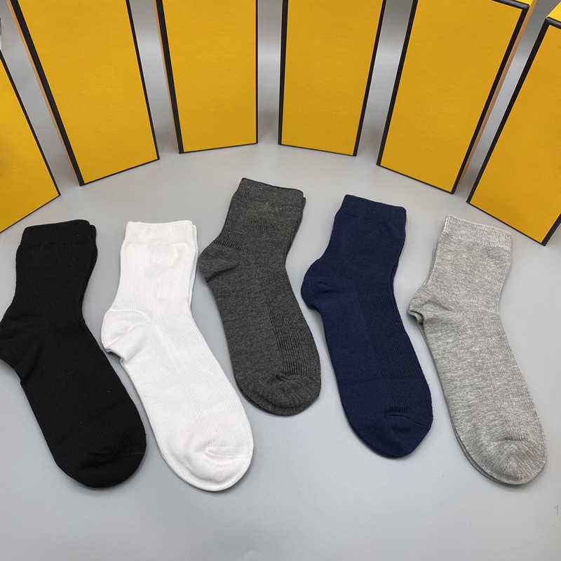 mens sock high tube classic Figure embroidery versatile italy Fashion autumn and winter cotton women men stockings, White
mens sock high tube classic Figure embroidery versatile italy Fashion autumn and winter cotton women men stockings, White