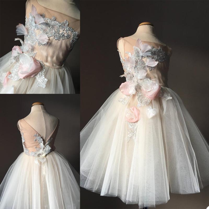 Fairy Flower Girl Dresses with Feathers Cutom Made 3D Floral Girls Dress Floor Length vestidos de desfile, Purple
Fairy Flower Girl Dresses with Feathers Cutom Made 3D Floral Girls Dress Floor Length vestidos de desfile, Purple