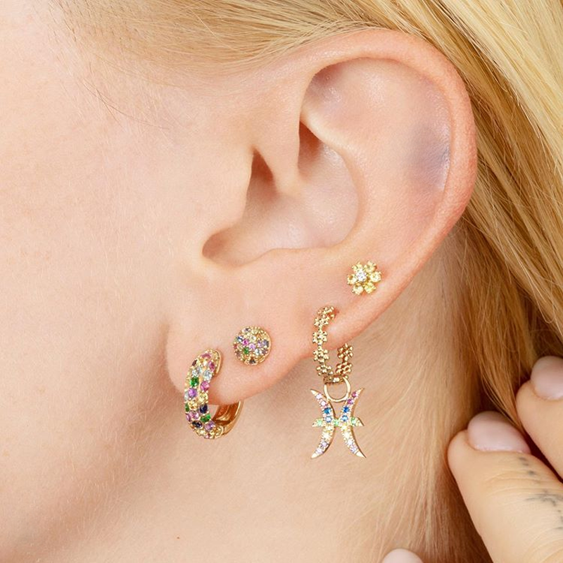 Korean Vintage Fashion No Stone Design Metal Gold Daizy Polished Earrings For Women Girl Daily Medium Hoop Personality Accessories Gifts