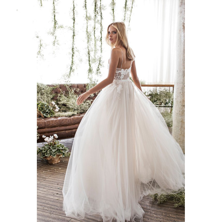 2021 Sexy Boho Beach Wedding Dresses Spaghetti Straps Appliqued Floral Lace Open Back Country Bridal Gowns Ivory Beige Bohemia Wedding Dress