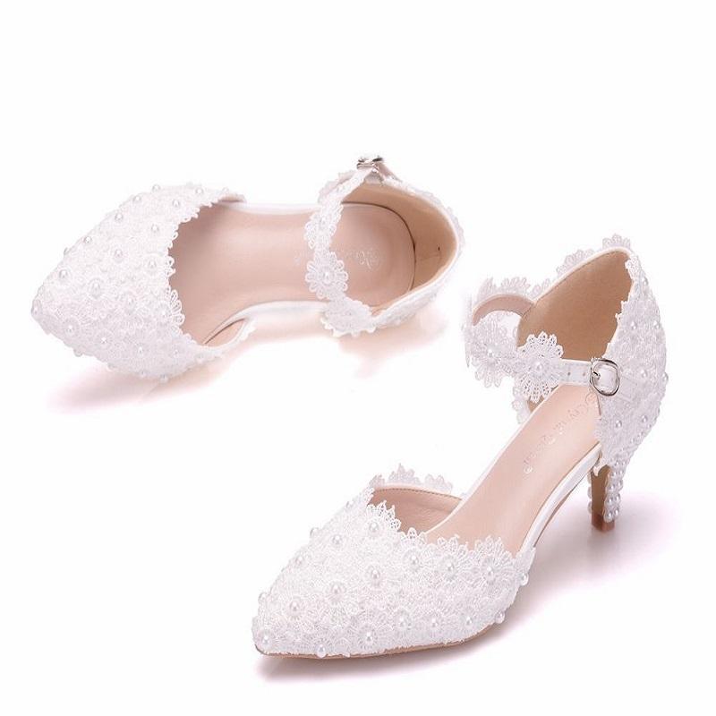 2021 Summer 5cm White Lace Pointed Sandals Low Heel Large Size Banquet Dress Women's Single Shoes Bride Bridesmaid Wedding Shoes
