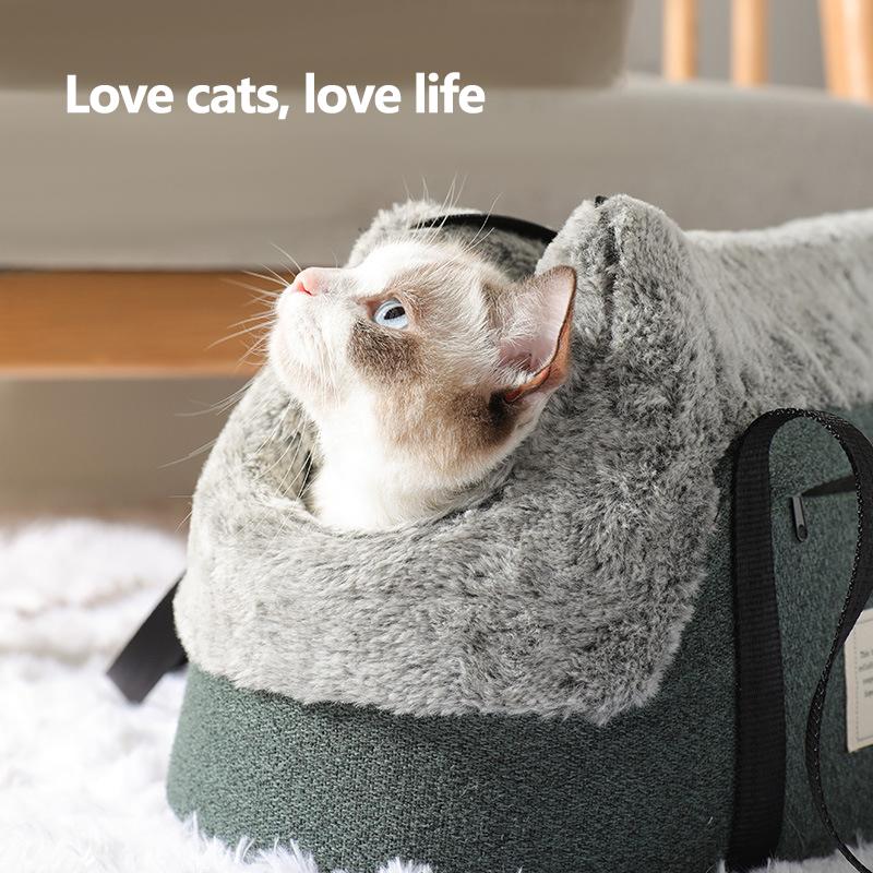 Pet Dog Carrier Handbag Color matching Cat Bag Winter Warm and Plush Kittens Outing Thick Rur Cat Travel Bag
Pet Dog Carrier Handbag Color matching Cat Bag Winter Warm and Plush Kittens Outing Thick Rur Cat Travel Bag