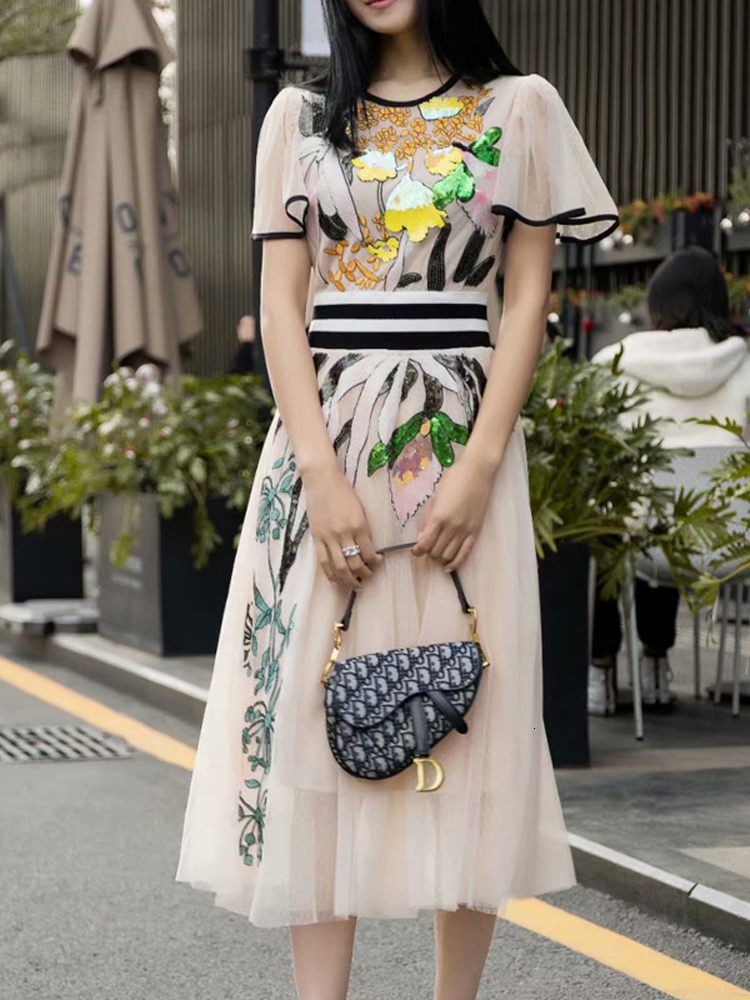 2021 Spring New Retro-embroidered Flowers Sexy Sequins Mid-length Tulle Dress with High Quality Women' Clothes 7prg, Multiple
2021 Spring New Retro-embroidered Flowers Sexy Sequins Mid-length Tulle Dress with High Quality Women' Clothes 7prg, Multiple