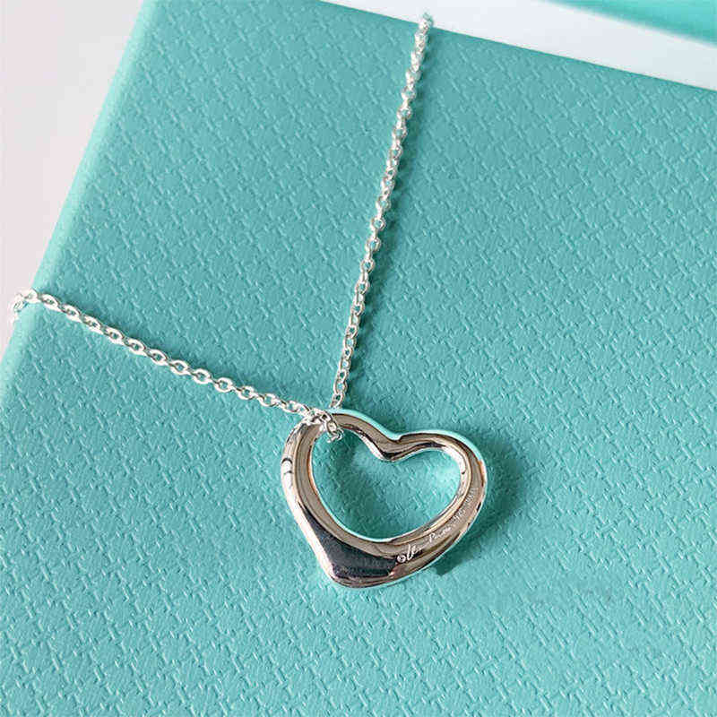 Sterling Silver 925 Pendant Necklaces Classic Fashion Exclusive Blue Enamel Heart Lady Necklace Brand
Sterling Silver 925 Pendant Necklaces Classic Fashion Exclusive Blue Enamel Heart Lady Necklace Brand