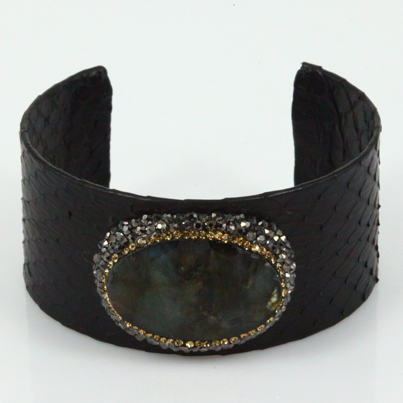 Hot Sale High Quality Snakeskin Leather Bracelet Bangle Charm Women Snake Bracelet with Rhinestone Paved
Hot Sale High Quality Snakeskin Leather Bracelet Bangle Charm Women Snake Bracelet with Rhinestone Paved