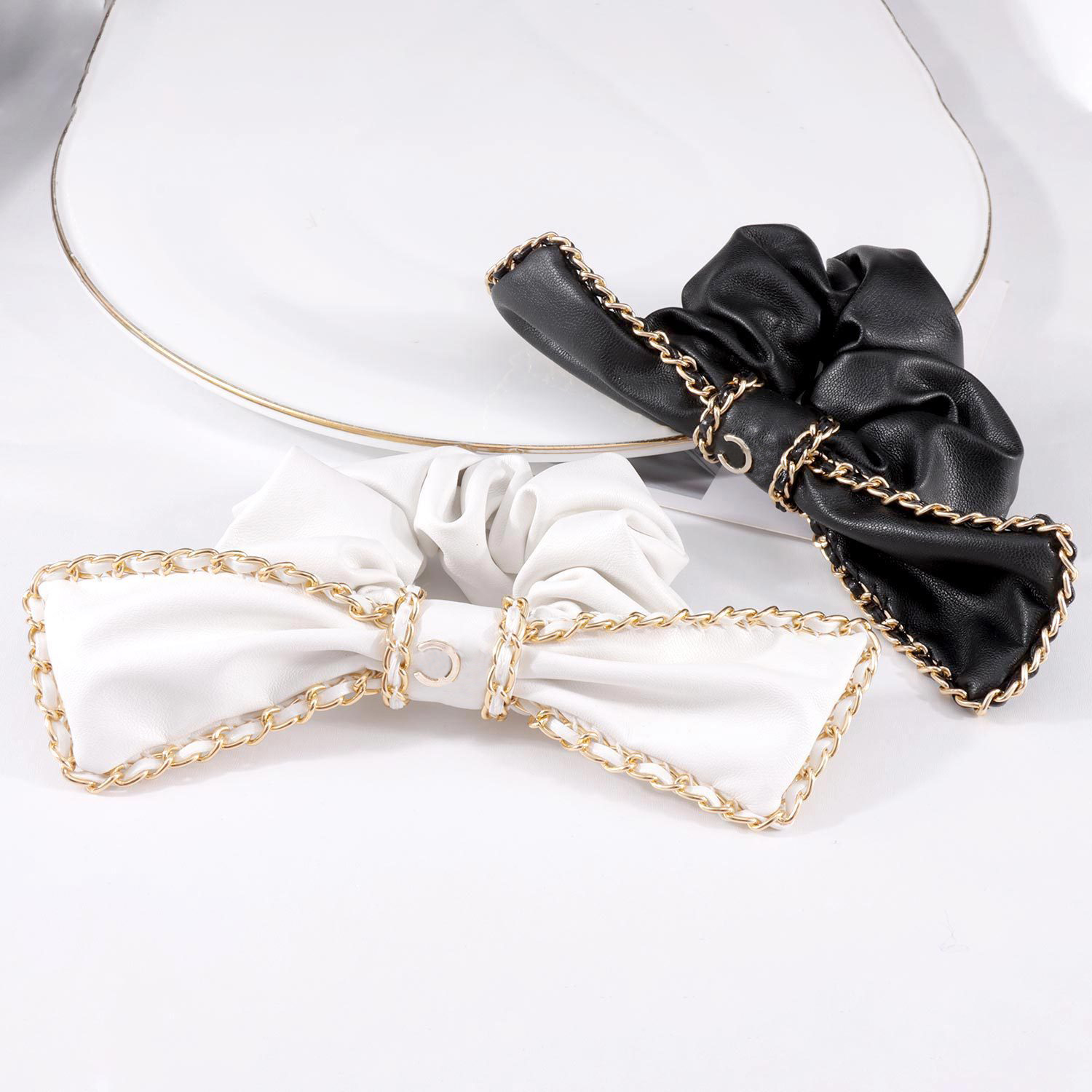 20color Designer Letters Print Large Intestine Hair Rubber Bands Bowknot HairRopes Women Girl Elastic Ponytail Holders Scrunchies Hairbands
20color Designer Letters Print Large Intestine Hair Rubber Bands Bowknot HairRopes Women Girl Elastic Ponytail Holders Scrunchies Hairbands