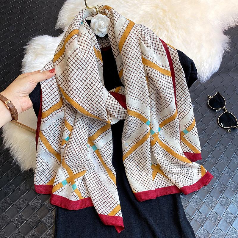 2021 New design brand women scarf fashion print cotton spring winter warm scarves hijabs lady foulard bandana plaid
2021 New design brand women scarf fashion print cotton spring winter warm scarves hijabs lady foulard bandana plaid