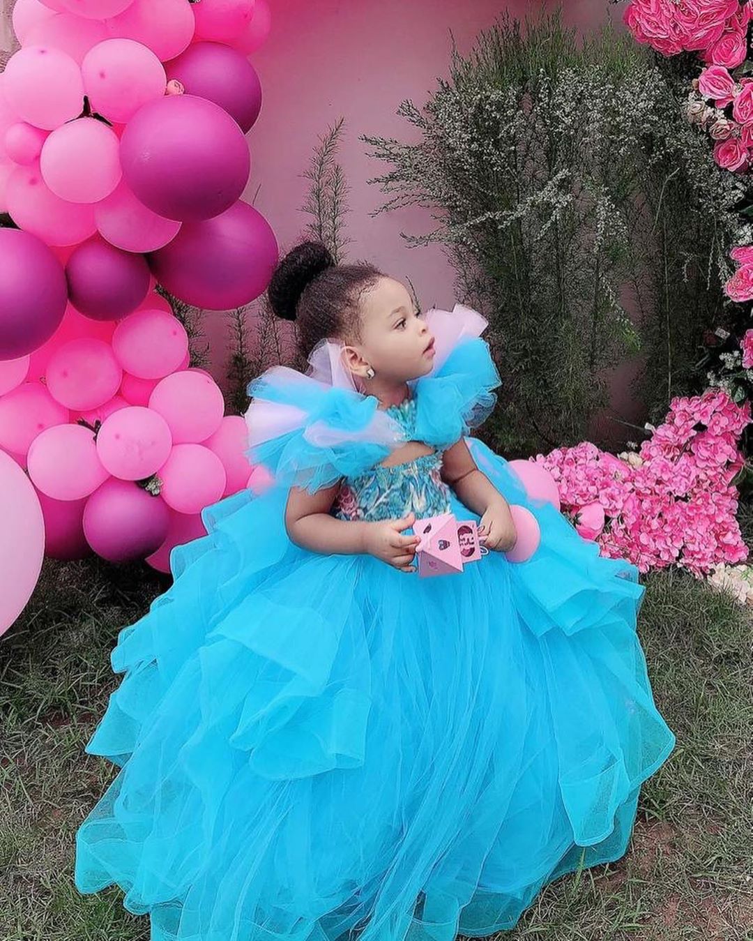 luxurious lace flower girl dresses beaded ball gown little girl wedding dresses cheap communion pageant dresses gowns f31845