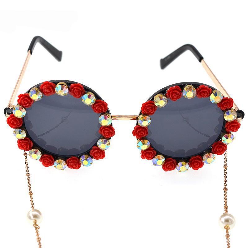 Oversize Women Sunglasses Fashion Design Beautifully Framed Red&White Flowers Gold Color Tassel Sunglasses Brand Designer
Oversize Women Sunglasses Fashion Design Beautifully Framed Red&White Flowers Gold Color Tassel Sunglasses Brand Designer