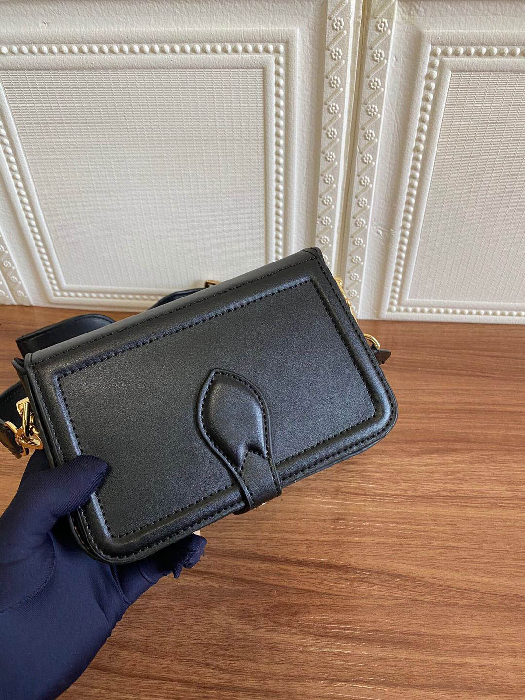 2020 new Original high quality luxury designer bag purse Officier handbag mono Cowhide leather tote ladies chain shoulder bags Crossbodys, Box
2020 new Original high quality luxury designer bag purse Officier handbag mono Cowhide leather tote ladies chain shoulder bags Crossbodys, Box