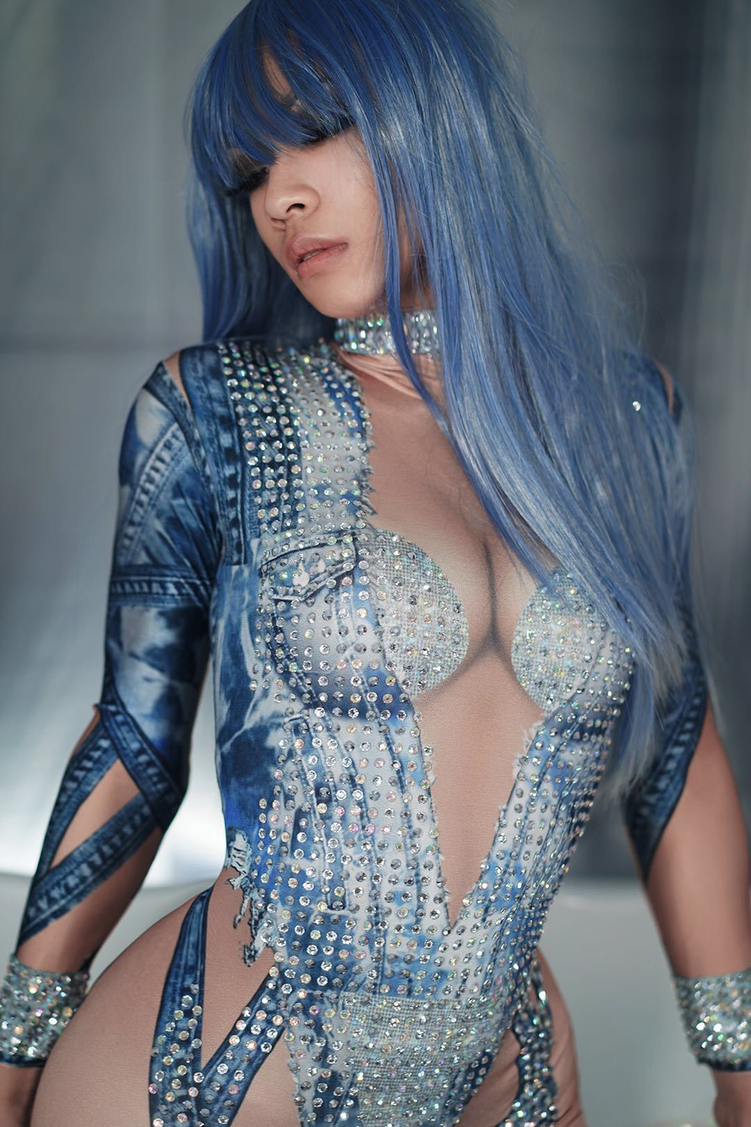 Christia Bella Sexy Denim Print Rhinestone Women Stage Jumpsuit Stretch Skinny Rompers Nightclub Performance Leotard Dancer Wear T200509