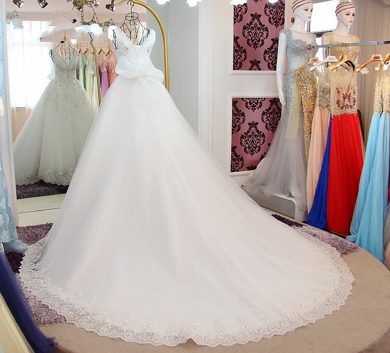 Bridal Gown Custom Made V-neck Lace Crystal Beaded Luxury Long Wedding Dresses robe de mariee Vestidos De Novia 2023 Lace Appliques